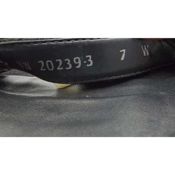 Stuart Weitzman Nearly Nude Black Suede Heels Size 7 wide - Picture 11 of 11